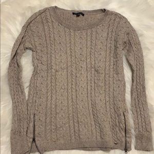 American eagle grayish sweater